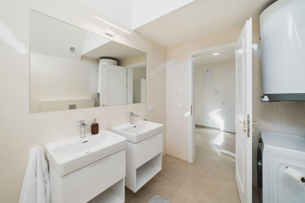 Grand Loft 110m2 Apartment Prague
